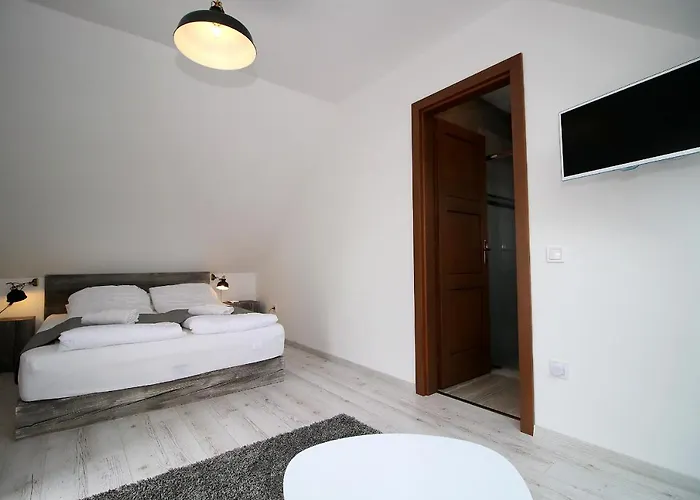 A Haz Гостевой дом Мишкольц